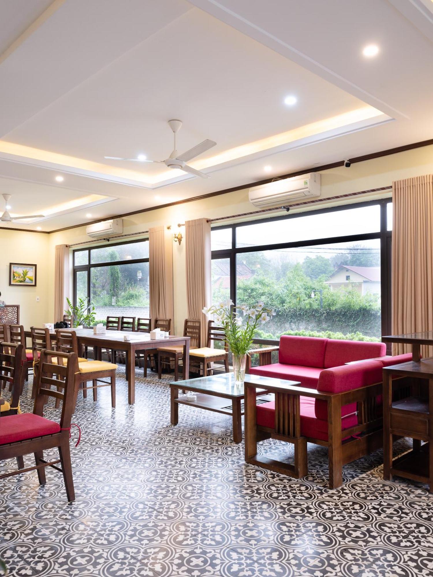 ดองเน โฮเต็ล แอนด์ รีสอร์ต Hotel นิญบิ่ญ ภายนอก รูปภาพ