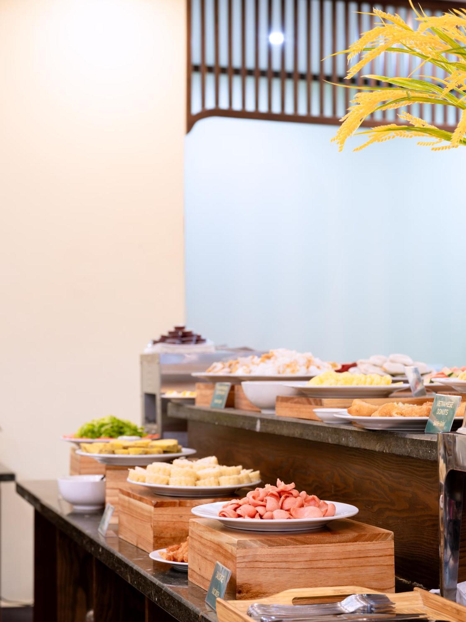 ดองเน โฮเต็ล แอนด์ รีสอร์ต Hotel นิญบิ่ญ ภายนอก รูปภาพ