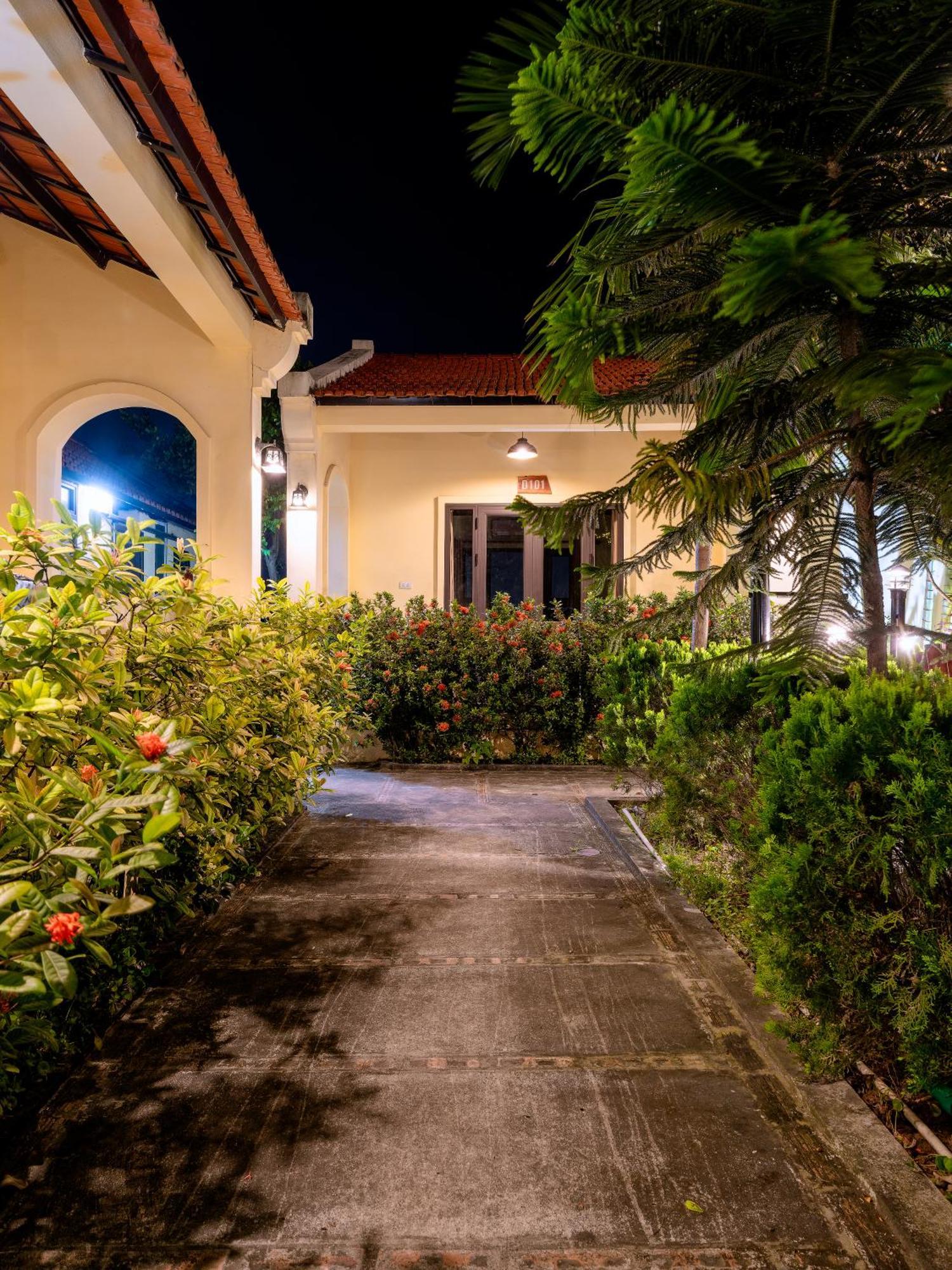 ดองเน โฮเต็ล แอนด์ รีสอร์ต Hotel นิญบิ่ญ ภายนอก รูปภาพ