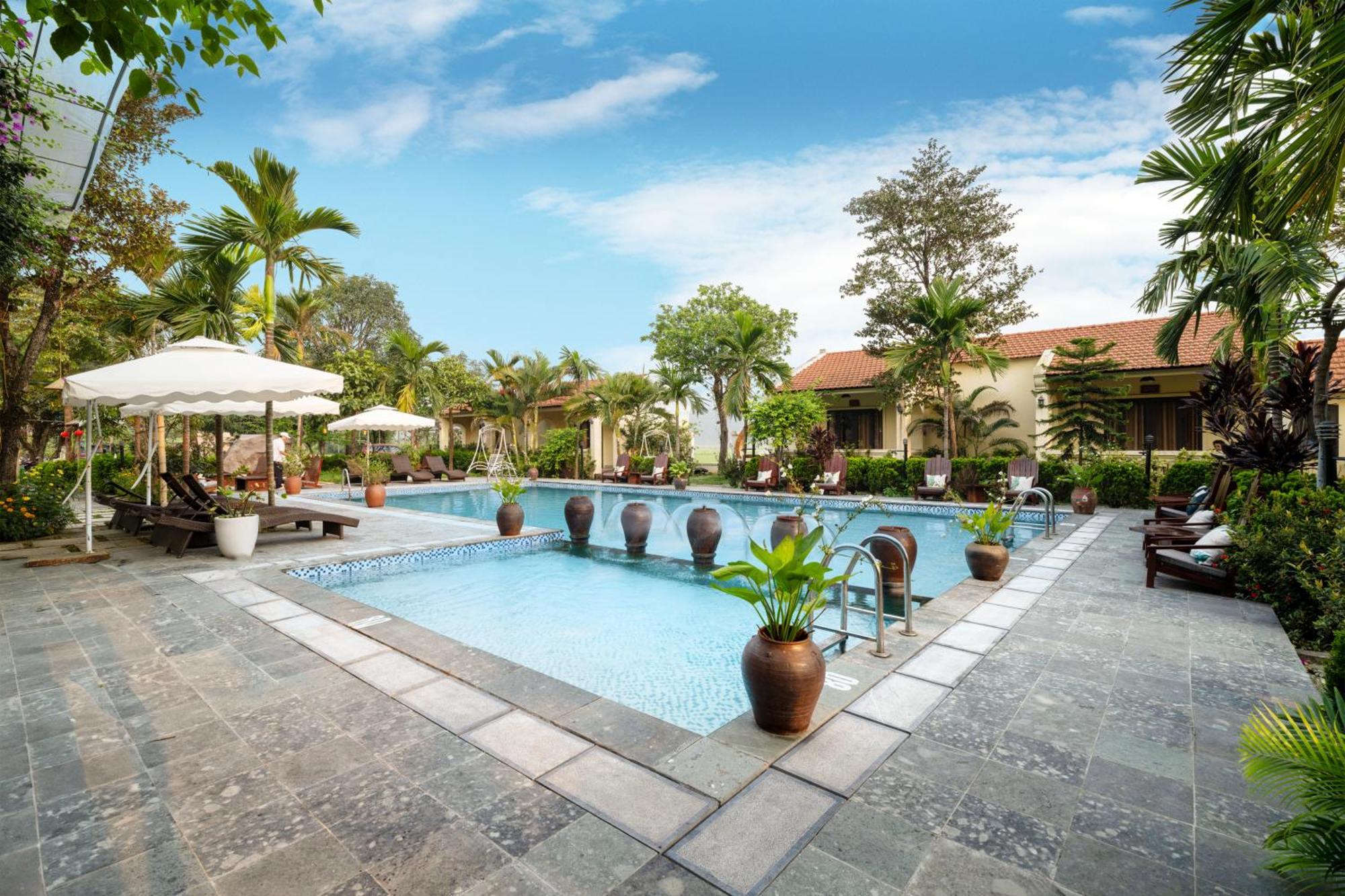 ดองเน โฮเต็ล แอนด์ รีสอร์ต Hotel นิญบิ่ญ ภายนอก รูปภาพ