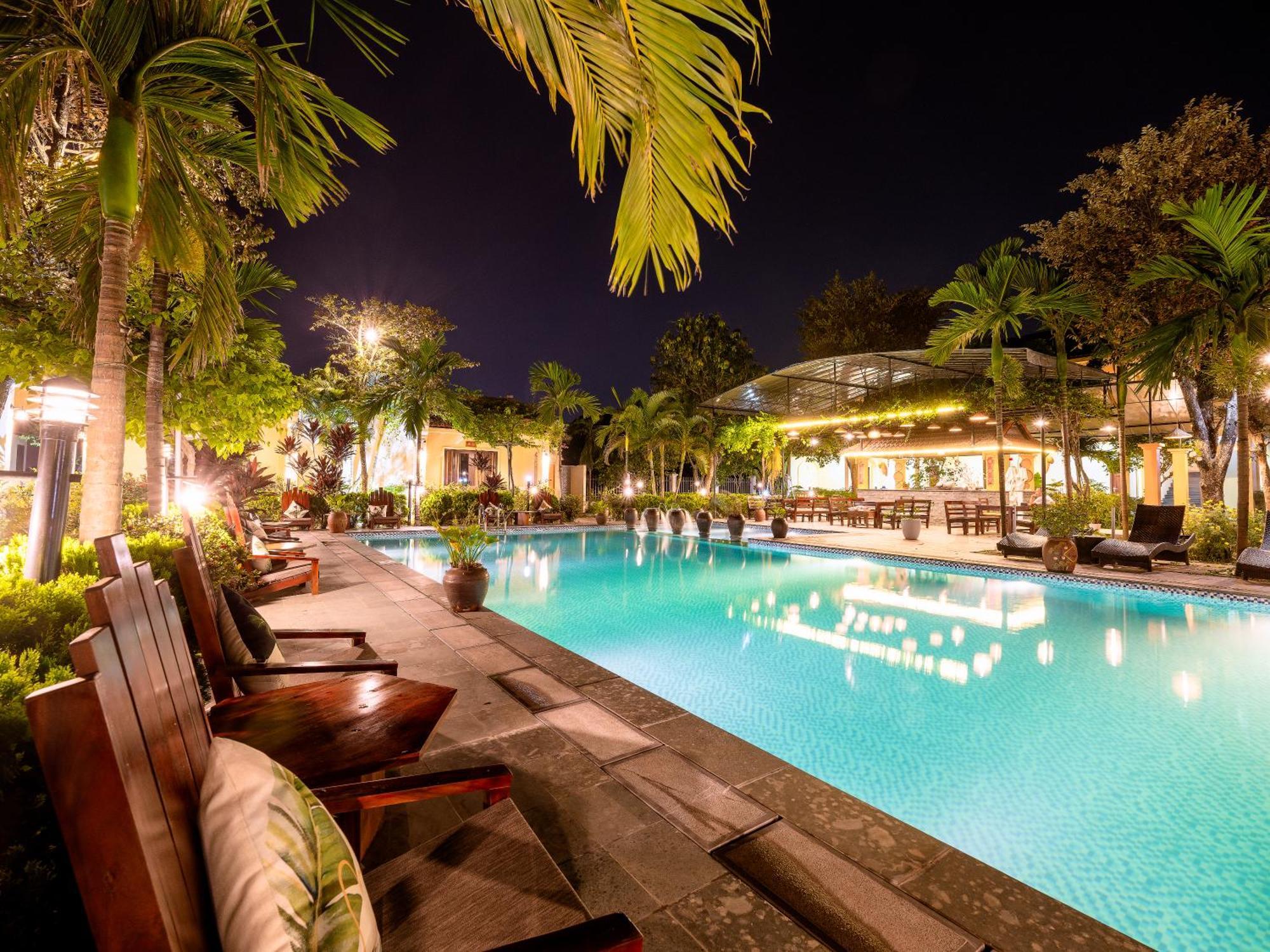 ดองเน โฮเต็ล แอนด์ รีสอร์ต Hotel นิญบิ่ญ ภายนอก รูปภาพ