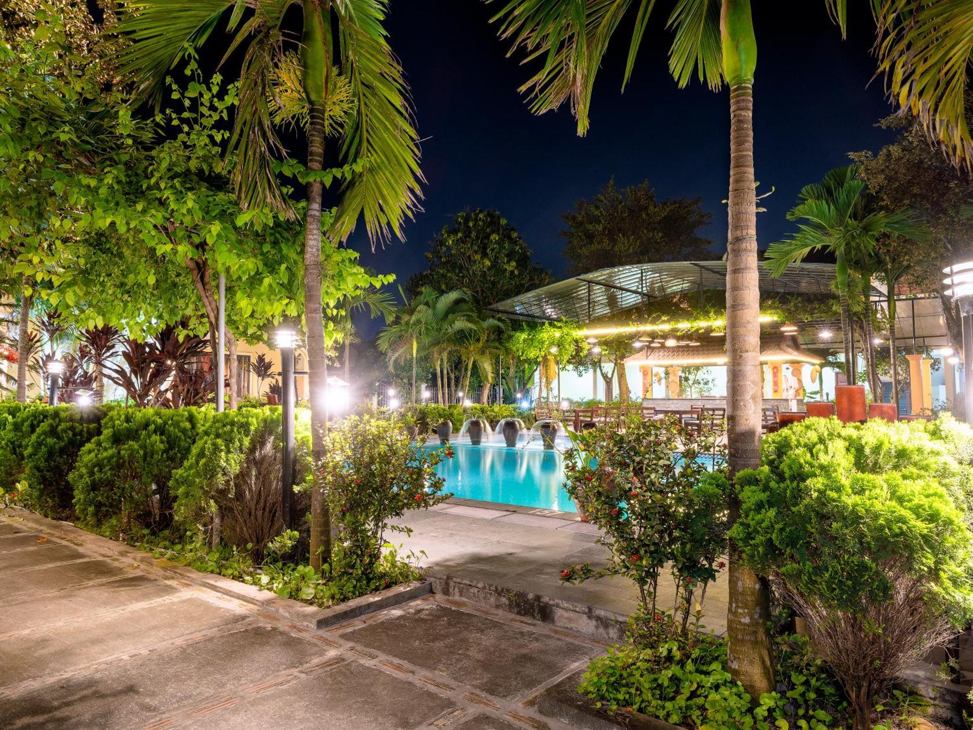 ดองเน โฮเต็ล แอนด์ รีสอร์ต Hotel นิญบิ่ญ ภายนอก รูปภาพ