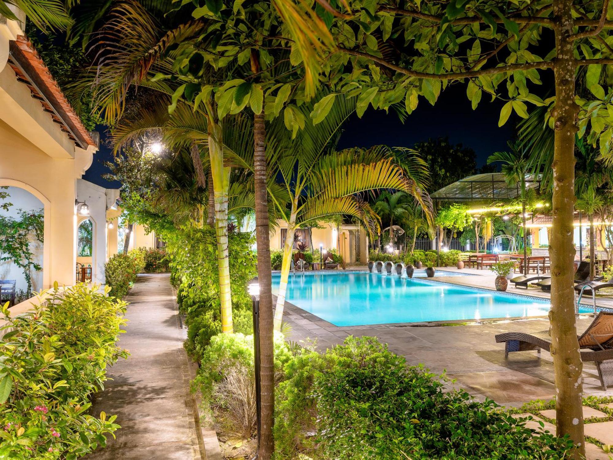 ดองเน โฮเต็ล แอนด์ รีสอร์ต Hotel นิญบิ่ญ ภายนอก รูปภาพ
