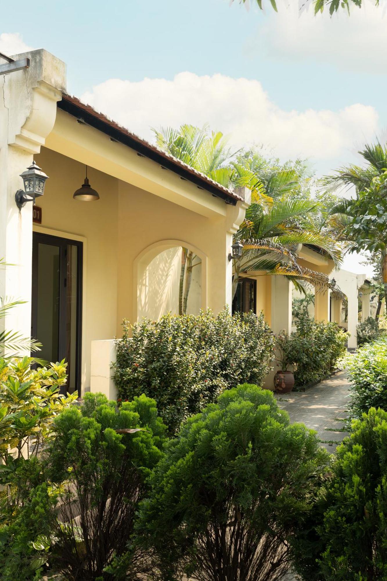 ดองเน โฮเต็ล แอนด์ รีสอร์ต Hotel นิญบิ่ญ ภายนอก รูปภาพ